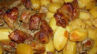 Как приготовить мясо с картофелем в духовке