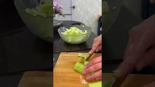 Зеленый салат #рецепты #рецепт #вкуснаяеда #вкусно #еда #кулинария #салат